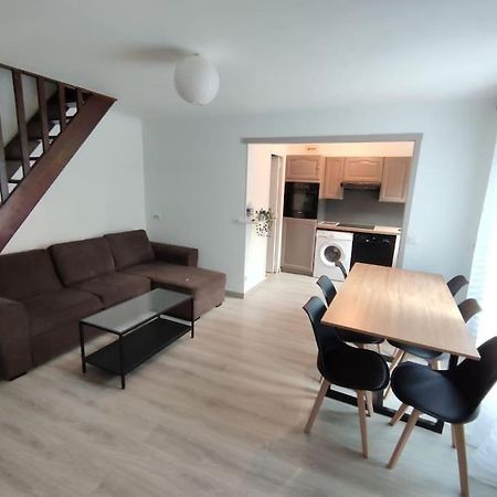 Duplex Cosy Apartment กูเนสส์ ภายนอก รูปภาพ