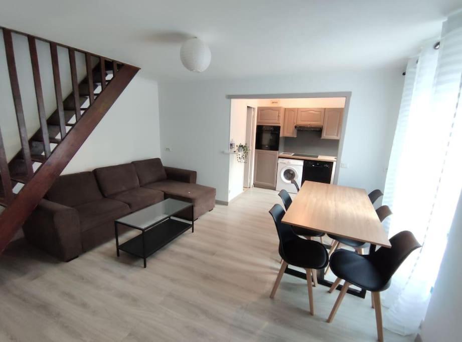 Duplex Cosy Apartment กูเนสส์ ภายนอก รูปภาพ