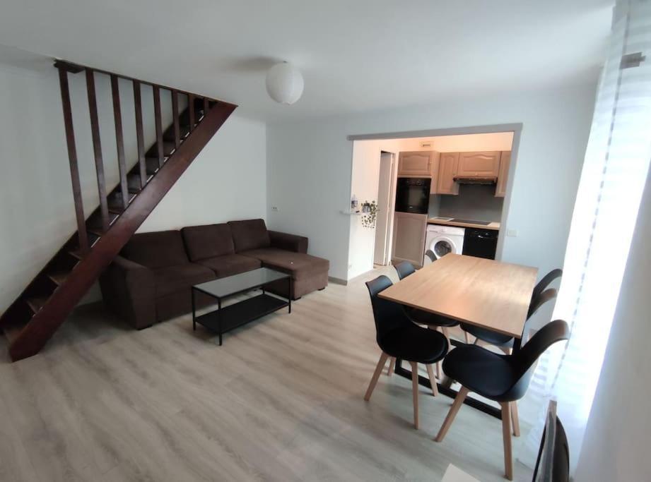 Duplex Cosy Apartment กูเนสส์ ภายนอก รูปภาพ