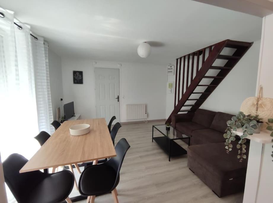 Duplex Cosy Apartment กูเนสส์ ภายนอก รูปภาพ